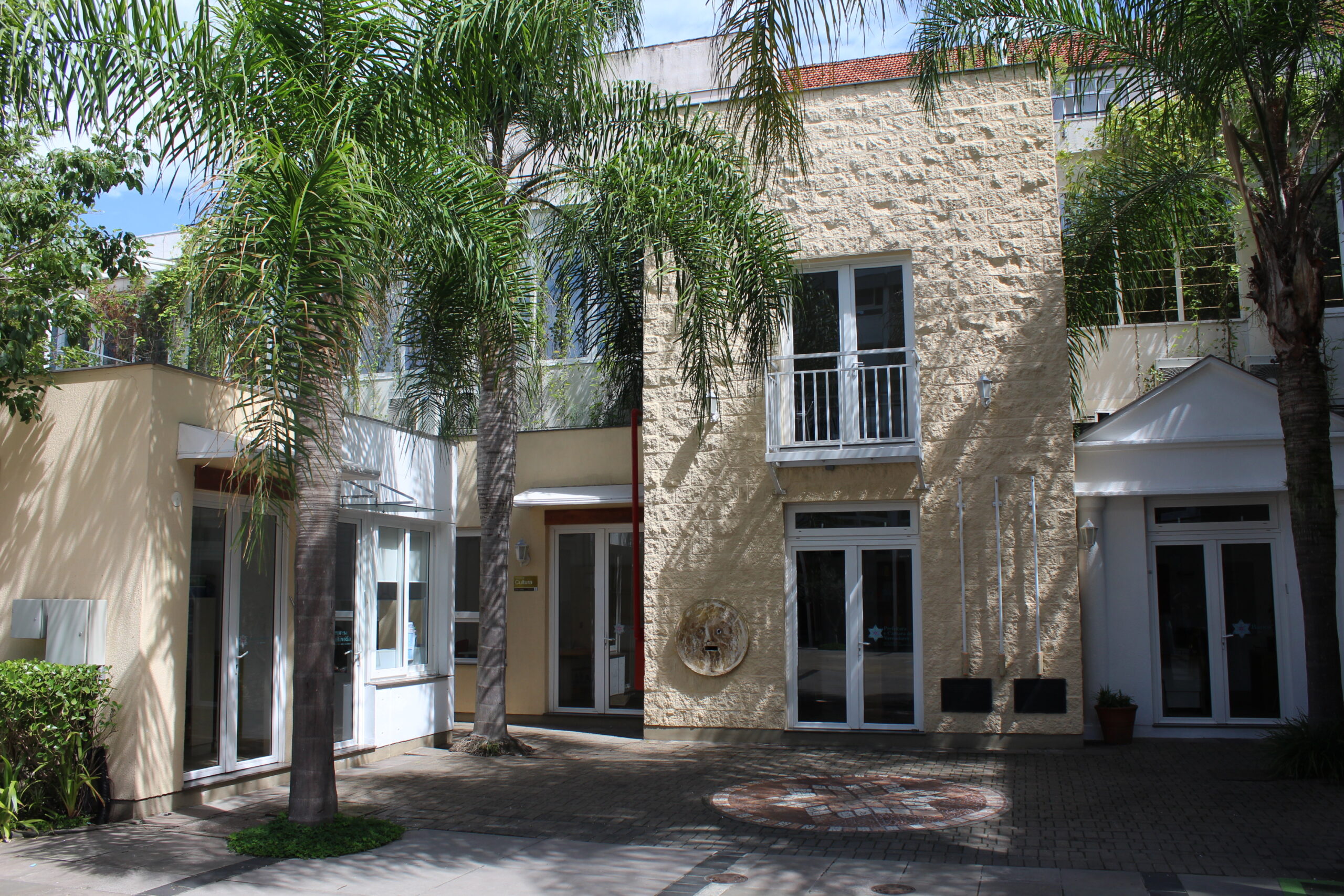 Rádio e prefeitura